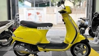 Vespa đẹp, máy êm thì thầm bao vọt biển SG