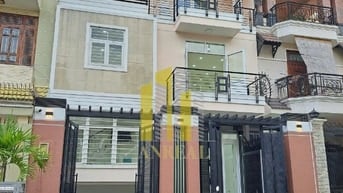 Cho Thuê Nhà Sàn Văn Phòng Trống Suốt 600m2 Hầm 3 Lầu Giá 75 Triệu