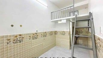 PHÒNG TRỌ CÓ MÁY LẠNH - CỬA SỔ TRỜI - BANCOL NGAY NGÃ TƯ BỐN XÃ