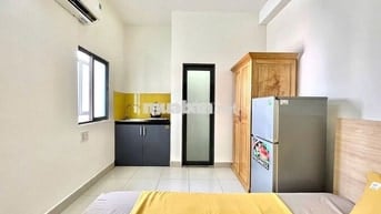 NGAY NGÃ 4 HÀNG XANH ĐƯỜNG XVNT - 5P ĐI ĐH HUTECH - HỒNG BÀNG