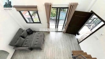 Ban Công Full NT Cao Cấp Sát UEF, HIU , Hutech, Q1, Metro