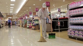 CHUỖI SIÊU THỊ Cần Gấp 03 Cô Tạp Vụ & 05 Bạn Nhân Viên Trực Quầy Hàng.