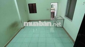 Cho thuê phòng lầu 1 nhà nguyên căn