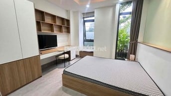 CHO THUÊ CĂN HỘ 1PN BAN CÔNG _ ngay cầu điện biên phủ _ góc trường sa