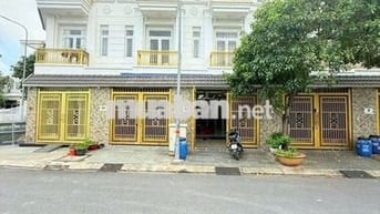 CHO THUÊ NHÀ NGUYÊN CĂN 2 lầu 4 phòng ngủ khu dân cư gần bigc