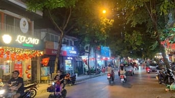 Mặt phố Long Biên, 51m2, 5 tầng, lô góc, thang máy, kinh doanh, nhỉnh 