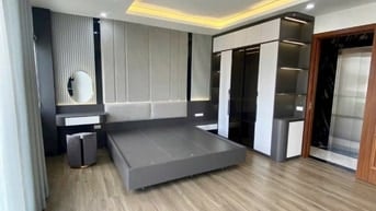 5 tầng /35m2 / 8tỷ45 nhõ ô tô thạch bàn long biên  sổ đỏ  mới cần bán