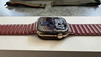 Apple Watch Series 8 GPS, Cellular, 45mm vàng đồng