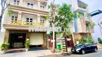 chủ cần sang lại khách sạn mới đẹp,có trả giá là chủ sẽ bán. ib e ngay