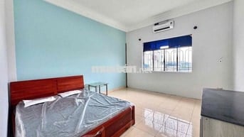 căn hộ ban công và cửa sổ trời sáng , Tạ quang bửu F5 sát Q5