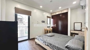 👉STUDIO BAN CÔNG , CỬA SỔ NGAY BỜ KÈ HOÀNG SA , CHỢ PVH 🍎