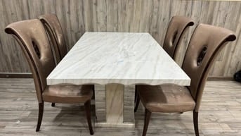 Dọn nhà cần bán bàn ăn đá 150x90