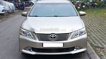 Toyota Camry 2014 2.5Q - 100000 km