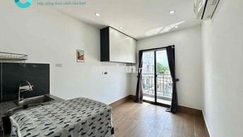 Studio ban công Full nội thất máy giặt riêng mới , Âu dương Lân gần q5