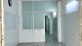 NHÀ CHO THUÊ NGUYÊN TẦNG TRỆT ĐƯỜNG PHAN ĐĂNG LƯU VÀO 50M