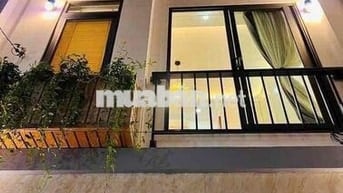 🏡 Nhà 2 Lầu, Sổ Riêng, Hẻm 4m – Giá Chỉ 3.88 Tỷ, Vào Ở Ngay!