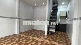 Nhà lầu mới 2 phòng gần Vincom Hùng Vương