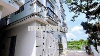 3.2 tỷ 4 tầng Nhà xây mới tại Phụng Châu- gần đh thể thao Phường CM