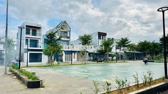 Mua đất tặng Nhà View Công Viên giá tốt.