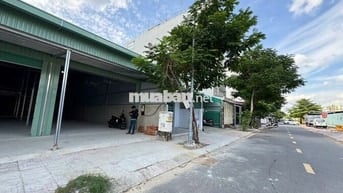 Cho thuê kho hẻm 9m Đặng Thùy Trâm, DT: 10x20m. Có 4 phòng chức năng.
