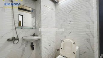 CHO THUÊ PHÒNG TRỌ GIÁ RẺ CỬA SỔ TRỜI, MÁY LẠNH GẦN CVPM QUANG TRUNG