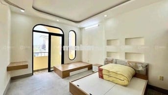 (Thương lượng giá ) Phòng mới xây BanCong NGAY BÀ HOM , PHỐ ẨM THỰC