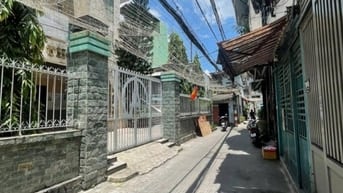 HẺm Thông Âu Cơ 5.2 x 17 - Hợp Xây 6 Tầng Cho Thuê - Chỉ 6.x tỷ
