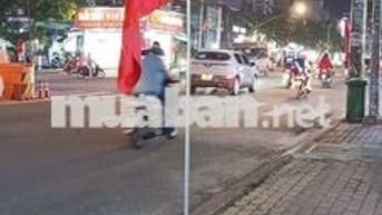Chủ cần bán gấp căn nhà cấp 4 vị trí mặt tiền đường phan văn hơn
