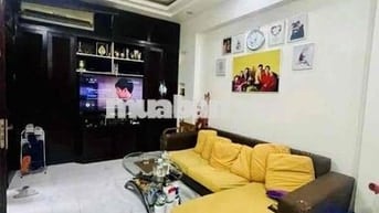 Chủ nhờ bán gấp nhà tự xây 5 tầng dt 35m, giá hơn 6 tỷ Hoàng Quốc Viêt
