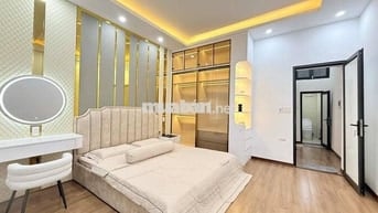 GIẢM 300TR! Xuân Thủy_35m2_6 Tầng_Thang Máy_ Nhà Mới Keng_50m ra Phố!