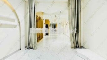 CHO THUÊ MẶT BẰNG  CỦA TOÀ NHÀ 5 TẦNG - MẶT TIỀN ĐƯỜNG LÝ THƯỜNG KIỆT