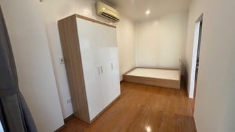 Chính chủ cho thuê CCMN 1K1N, DT 45m2 full nội thất tại Lạc long quân 