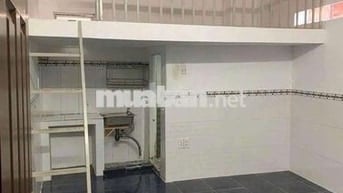 Phòng Gác Có Sẵn Máy Lạnh - Rộng Rãi - Cửa Sổ Trời Thoáng Mát