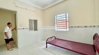phòng studio cửa sổ trời thoáng mát gần ngã 5 chuồng chó siêu thị Go