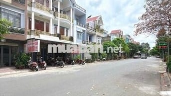 BÁN GẤP LÔ ĐẤT TRỤC CHÍNH KDC TOA XE CÓ KHO ĐANG CHO THUÊ