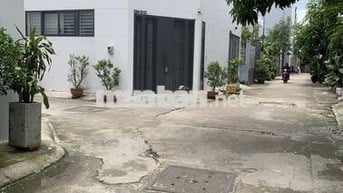 Sát City Land Phan Văn Trị. 4 tầng. 5pn. Oto đậu trước nhà. Chỉ 5.x tỷ