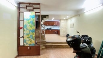 CHO THUÊ NHÀ 5 TẦNG - TRẦN QUANG DIỆU, ĐỐNG ĐA , Ô TÔ ĐỖ CỬA 