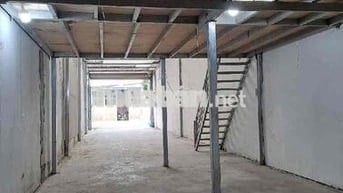 Bán Đất tặng Kho đang cho thuê tám triệu  NHÀ MẶT TIỀN KINH DOANH sát