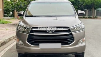 Toyota innova E 2.0MT
