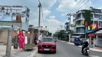 Đất xây CHDV, khách sạn, sát chợ Hiệp Bình, HBC, DT: 12,2m*33m (400m2)