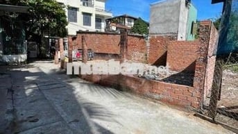 LÔ GÓC HAI MẶT KIỆT Ô TÔ SAU LƯNG CHỢ ĐÊM SƠN TRÀ