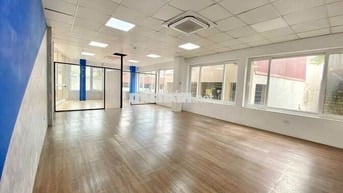 Cho thuê văn phòng tại Láng Hạ, Đống Đa sàn mới tinh 100% full kính