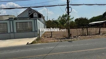 1100m² ngay ngã tư Miếu Ông Cù – cho thuê 15tr/tháng, giá chỉ 780tr!