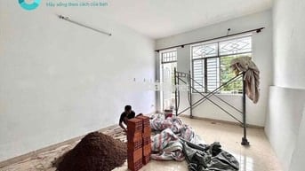 10p qua Q5 Phòng đẹp bancol mới xây siêu rộng Hỗ trợ lắp máy lạnh