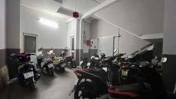 ⭐️Bán nhà CHDV 4 Lầu 12 phòng hẻm Nguyên Hồng, P11, Q.Bình Thạnh.