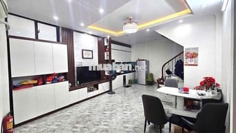 HIẾM- NHÀ ĐẸP PHỐ BỒ ĐỀ - Ô TÔ ĐỖ CỔNG - 30M2 X 5 TẦNG, 6.5 TỶ
