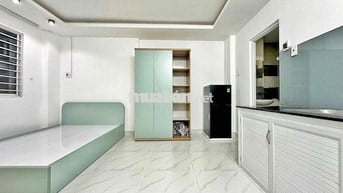STUDIO CÓ CỬA SỔ SIÊU RỘNG RÃI THOÁNG MÁT FULL NỘI THẤT SÁT BÊN HUIT