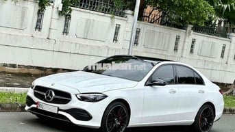 Mercedes-C200 Plus Trắng/ Nội thất nâu, 16.000 Km