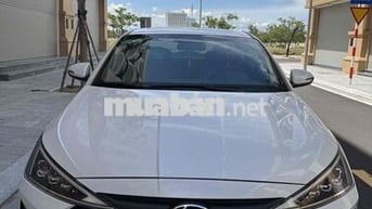 Hyundai Elantra 2020 2.0 AT - 72000 km
