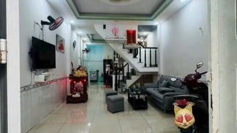 CHỦ CẦN BÁN GẤP NHÀ Ở ĐƯỜNG HOA LAN, PHÚ NHUẬN GIẤY TỜ ĐẦY ĐỦ.